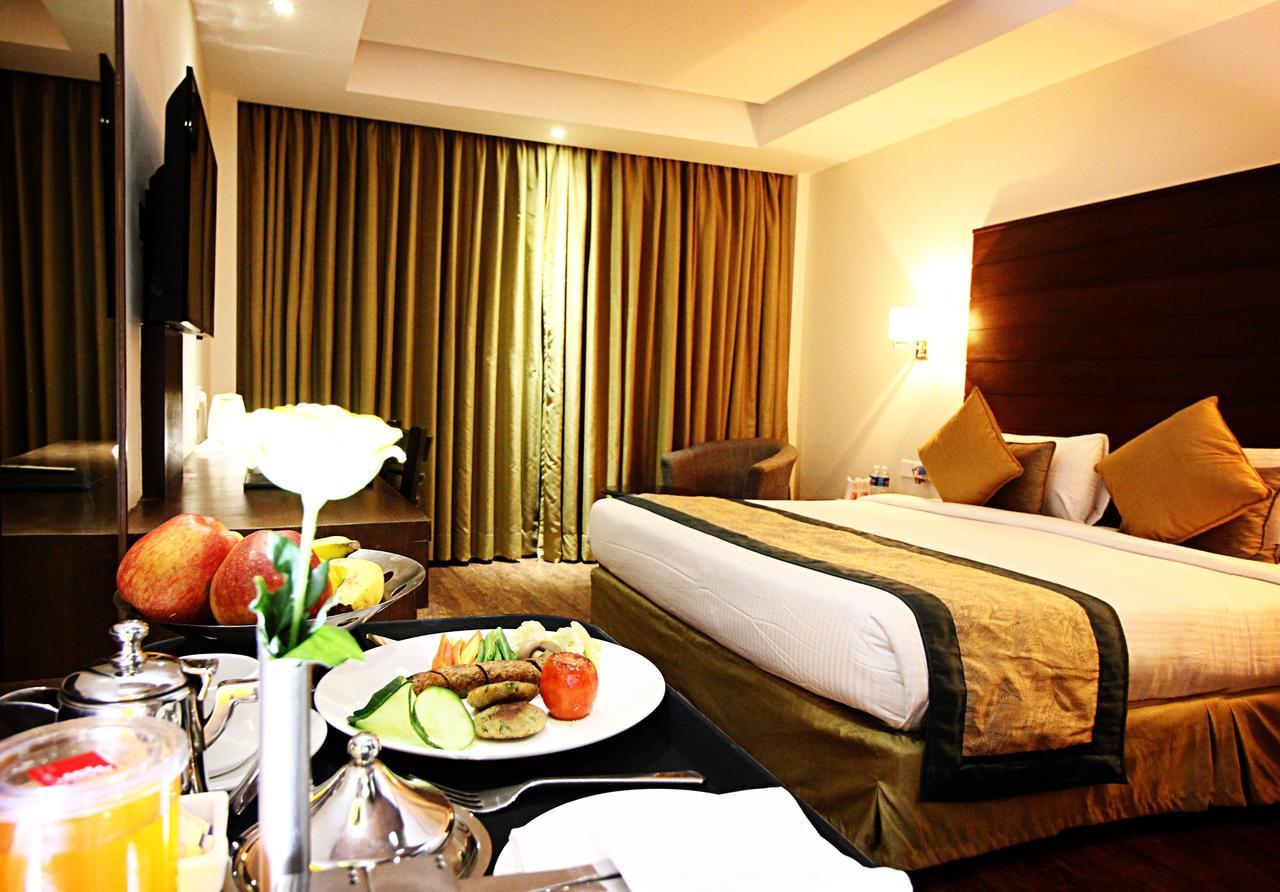Aravali Clarks Inn Alwar Ngoại thất bức ảnh