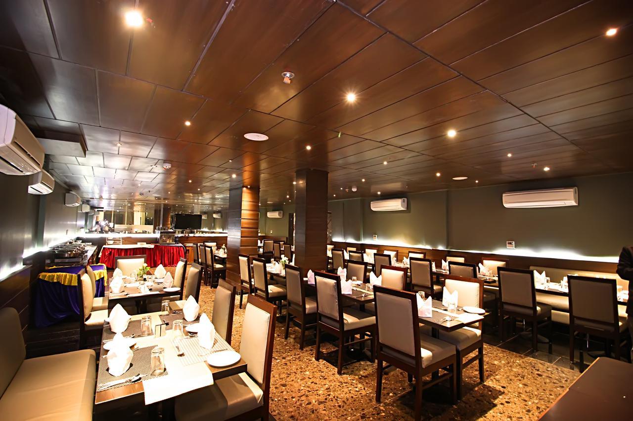Aravali Clarks Inn Alwar Ngoại thất bức ảnh