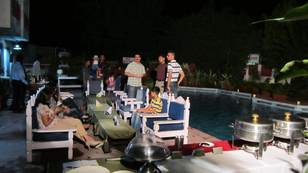 Aravali Clarks Inn Alwar Ngoại thất bức ảnh
